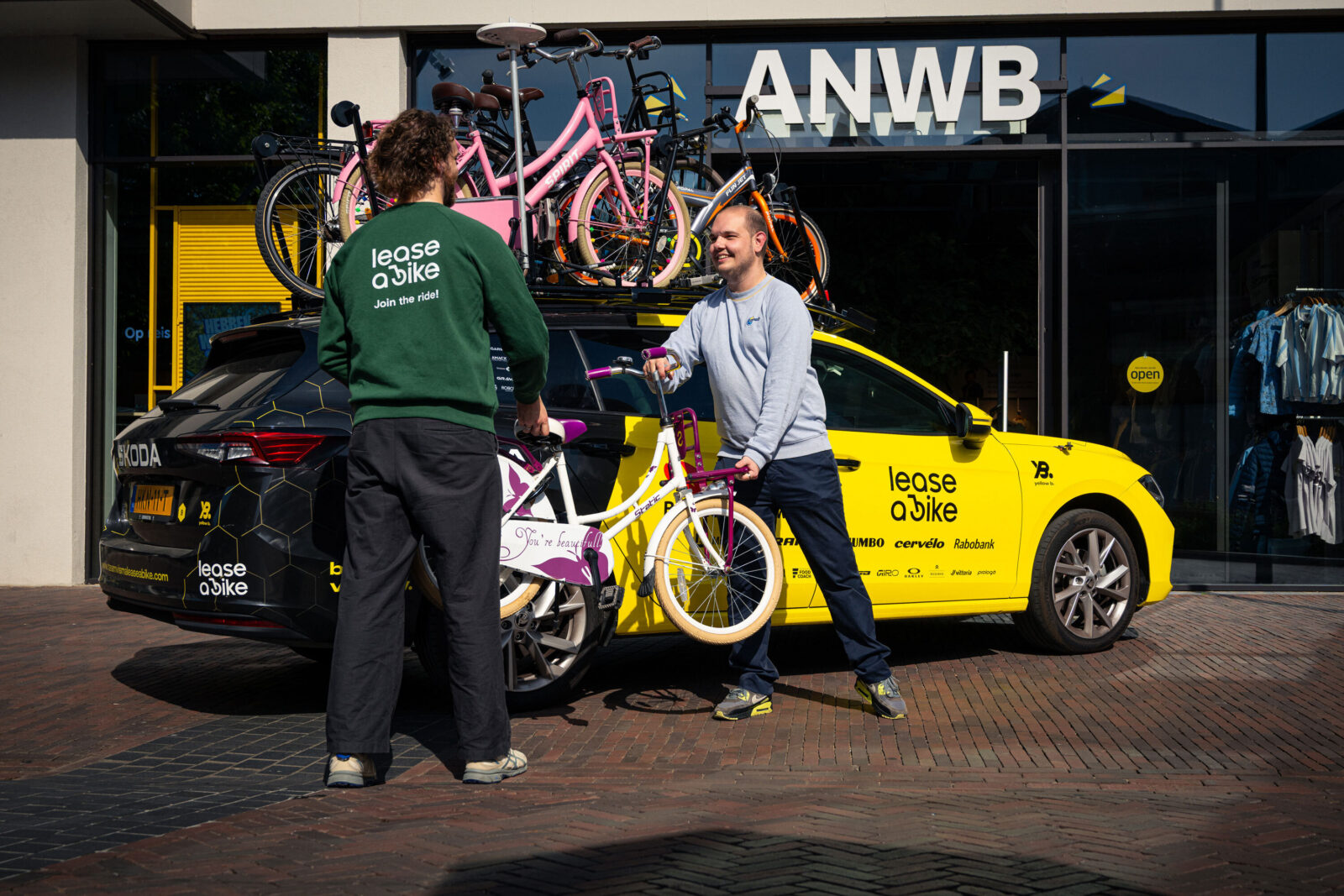 ANWB21904 LR