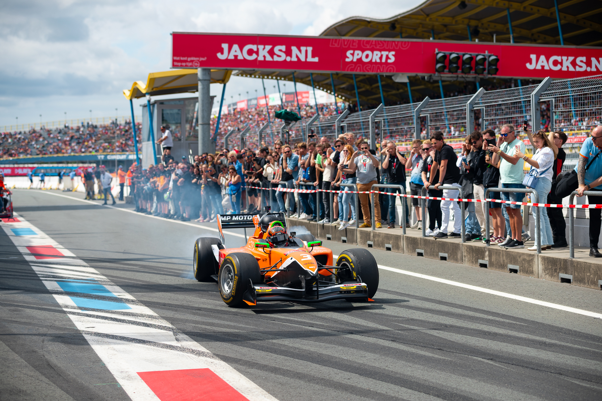 JACK’S Racing Day op TT-circuit trekt meer dan 90.000 bezoekers 🏁🏆